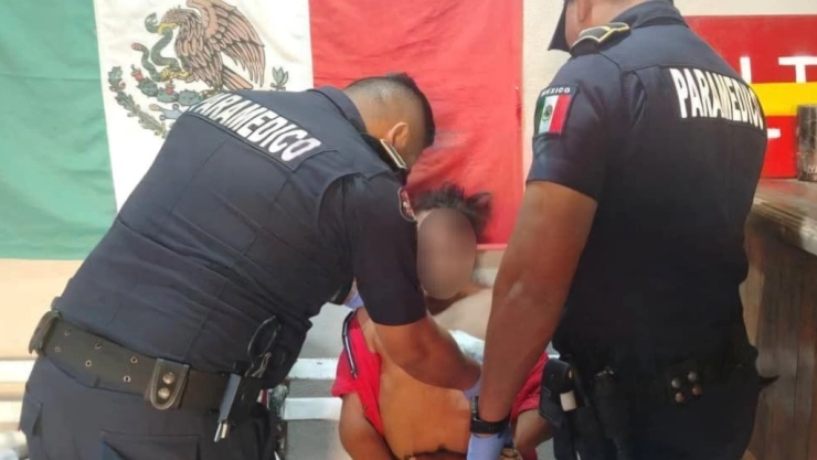 Intentó DEFENDER a una persona y terminó HERIDO con arma blanca; el responsable HUYÓ por mar abierto