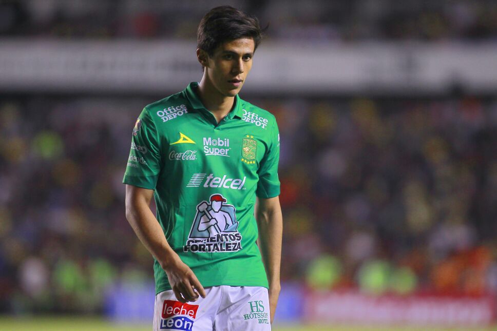 macías