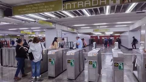 Metro CDMX hoy 24 de febrero con retrasos en la Línea 3; rutas del Metrobús con avance lento
