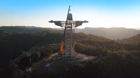 Cristo Protector de la ciudad de Encantado, en Brasil