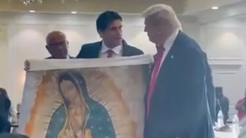Eduardo Verástegui y Donald Trump en su encuentro.