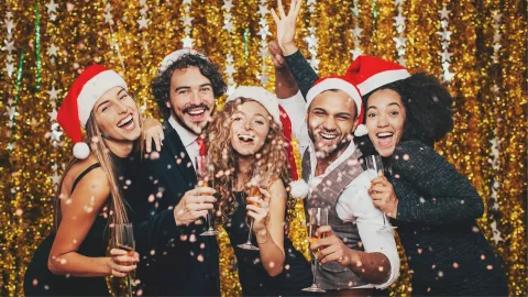 Hay que saber cómo vestirse para Navidad: priorizar la ropa cómoda, elegante y realizar buenas compras.