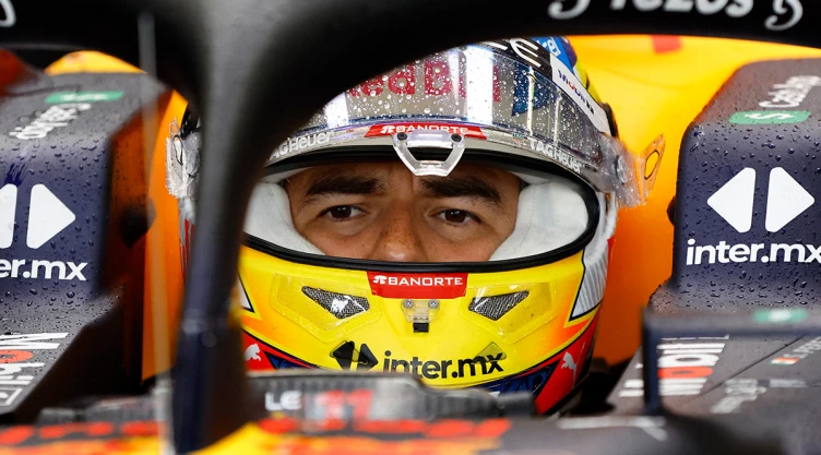 Checo Pérez en el Gran Premio de Gran Bretaña