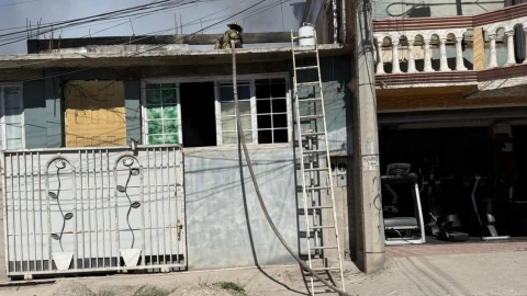 Incendio daña gimnasio y casa de madera en Tijuana