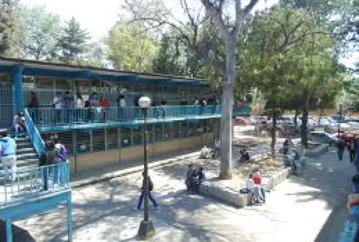 Renuncia Directora del CCH Azcapotalco