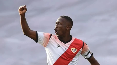 Luis Adv&iacute;ncula