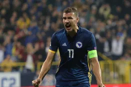 Edin Dzeko sobrevivió un asedio y jugará el Mundial con 40 años