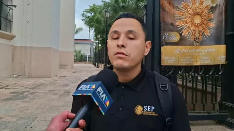 Irving Meza, maestro con discapacidad visual que inspira en Culiacán (2).jpg