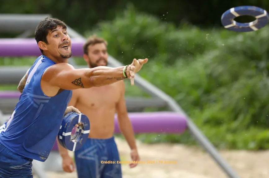 8 Javi dándolo para derribar balones.jpg