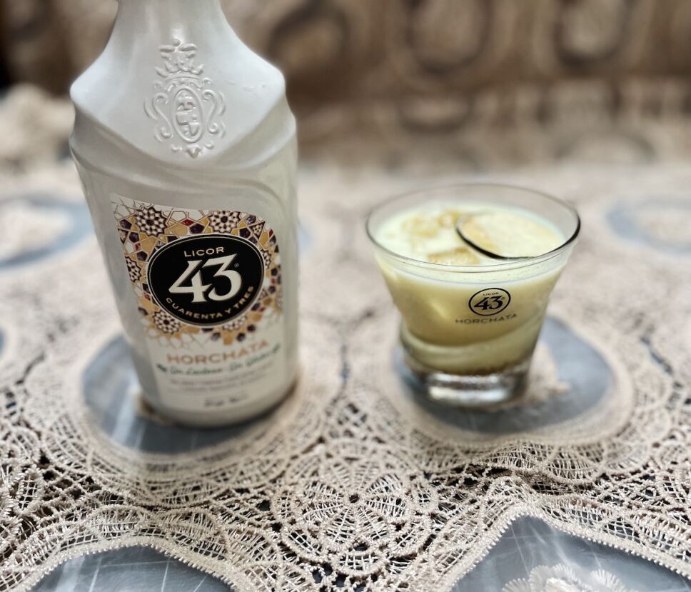 coctel con licor 43 horchata
