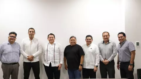 reunion gobernador maestros