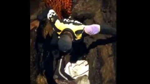 policias-rescatan-mujer-cae-hoyo-cuauhtemoc- (1).jpg