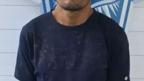 Detienen a un hombre en la Sm. 63 dde Cancún por orinar en la calle