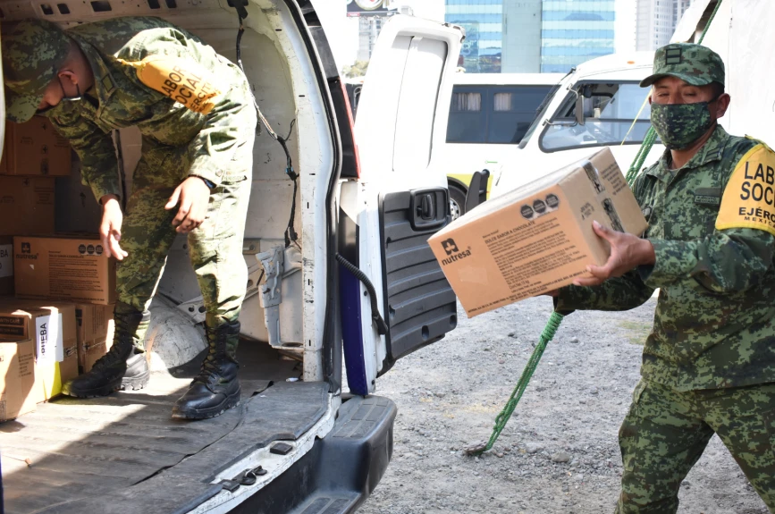 ¡La Secretaría de la Defensa Nacional nuevamente se une a las filas del Juguetón Azteca! ¡Unos verdaderos héroes!