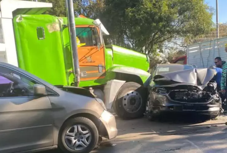 Carretera México-Toluca: Carambola deja 15 heridos