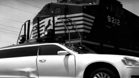 VIDEO: Tren embiste a limusina de quinceañera en Ciudad Juárez