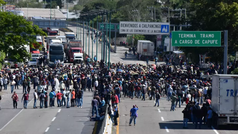 Bloqueo en carretera Chilpancingo-Acapulco