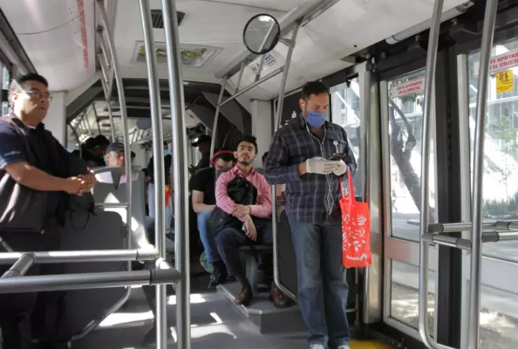 INEGI reveló que un millón 237 mil personas en México deben gastar más de dos horas para llegar a su lugar de trabajo.