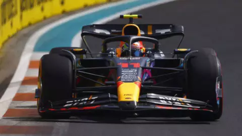 Checo Pérez queda segundo en el GP de Miami; sigue cerca de Max