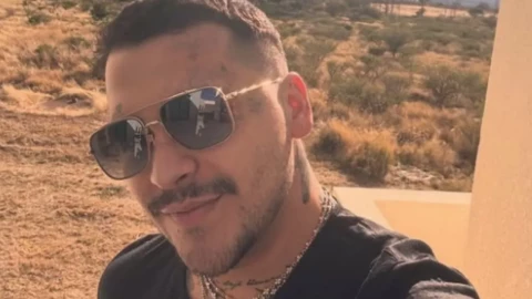 El exclusivo regalo que Pepe Aguilar le dio a Nodal por sus 27