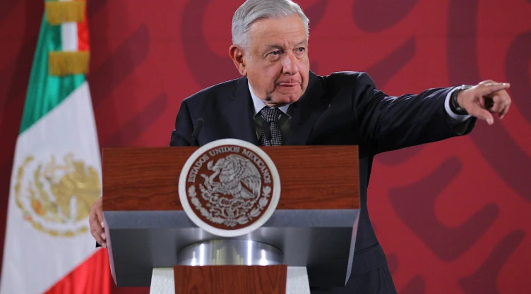 Pensión de mi padre me inspiro a apoyar a adultos mayores: AMLO