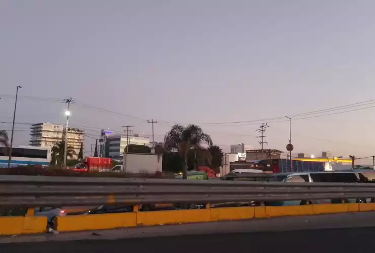 Cierre en la vía Atlixcáyotl y la carretera Federal a Atlixco Puebla hoy