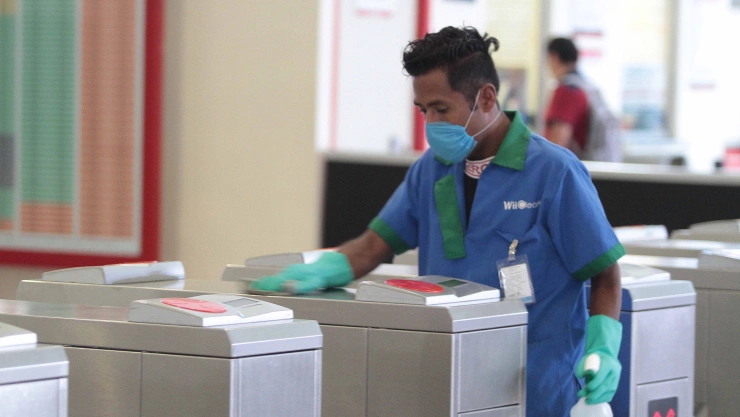 Sanitización en instalaciones del Tren Suburbano