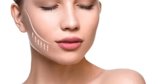 Los mejores masajes para dar firmeza a tu rostro y levantar tus pómulos