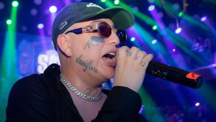 Dani Flow ESTALLA en concierto tras ROBO de gorra en Zacatlán