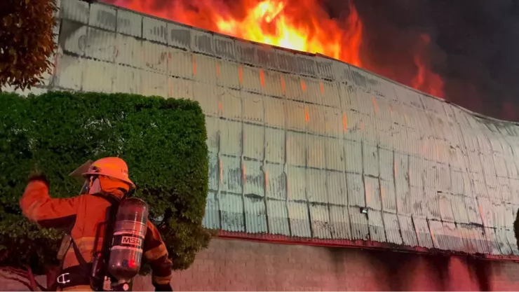 ¡IMÁGENES SENSIBLES! Así quedó el supermercado tras incendio en avenida Patria