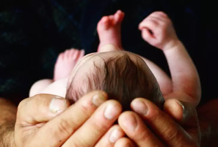 Bebé recién nacido fue ABANDONADO en un costal