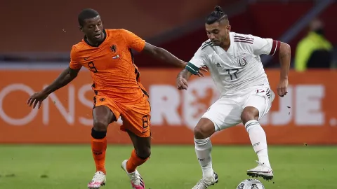 Tecatito Corono ante Holanda