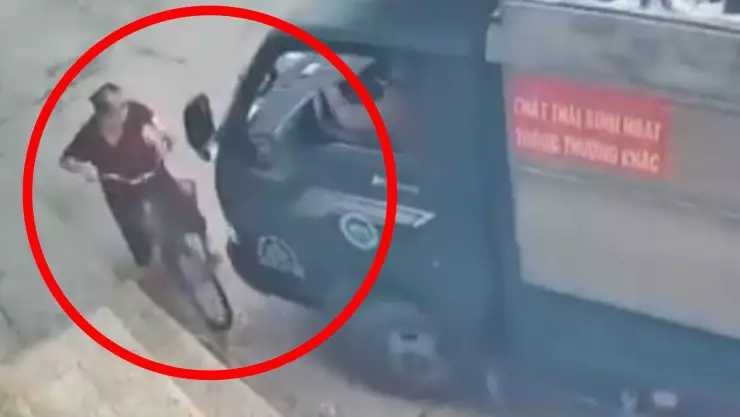 Abuelita muere tras ser aplastada por un camión de la basura y el VIDEO se viraliza.jpg