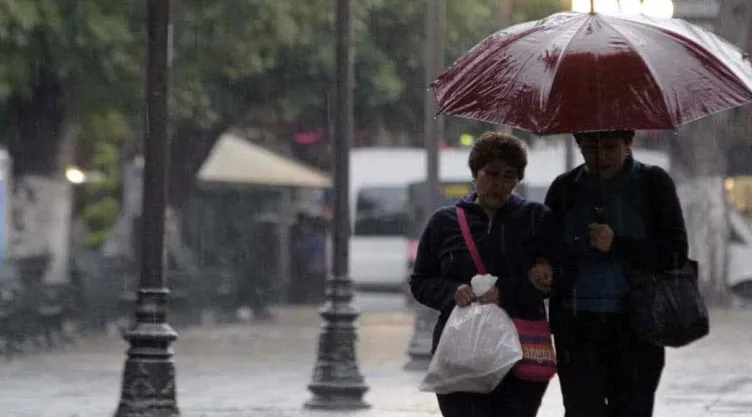 Activan alerta amarilla por lluvia fuerte en 12 alcaldías de la CDMX