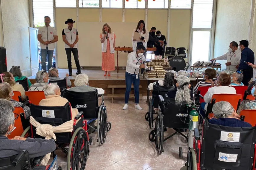 Con regalos, pastel, música en vivo y la mejor actitud, celebramos a varias mamás de México con motivo del 10 de mayo. Esta es la magia de la campaña “Amor a Mamá"