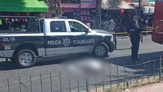 ÚLTIMA HORA | Ciclista muere atropellado por una unidad del transporte público al exterior de la Clínica 3 en Guadalajara