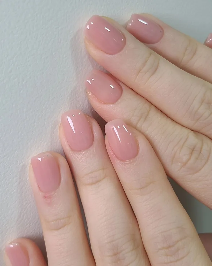 7 colores que se ven mejor en las uñas cortas: puedes usarlo en gelish o rubber