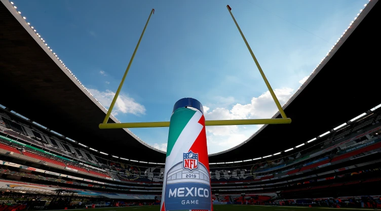 La NFL en un partido en el Estadio Azteca