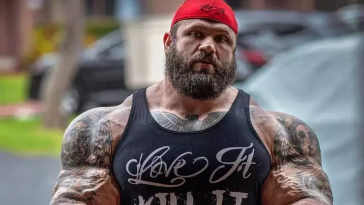 Muere Illia Golem, fisicoculturista que quería ser como Hulk.jpg