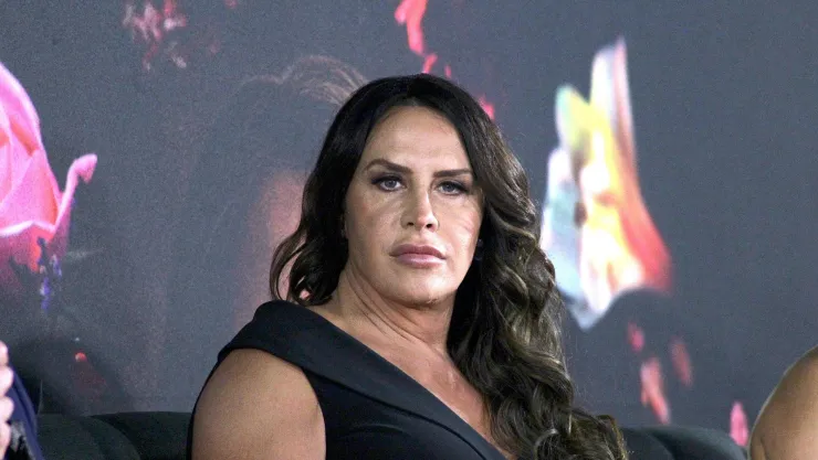 Karla Sofía Gascón responde entre lágrimas hate por sus mensajes en X