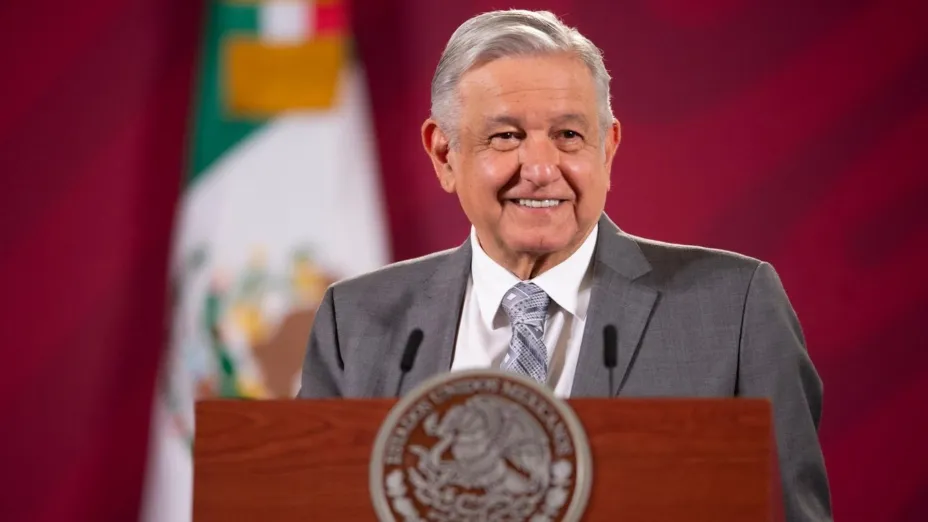 AMLO 3- SEPT 2020 FUERO.jpg