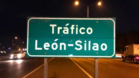 ¿Qué pasó Reportan obstaculizada la carretera León-Silao así está el tráfico vehicular hoy 4 de marzo.jpg