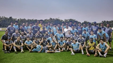 El Club América termina pretemporada en la playa.