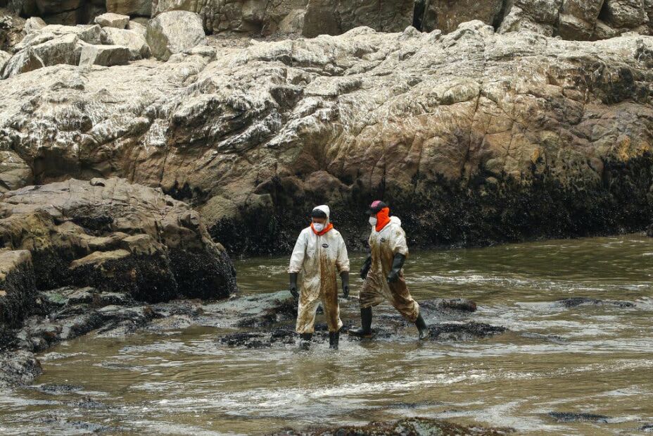 Perú declara emergencia ambiental por derrame de petróleo