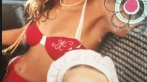 mama de belinda en biki rojo