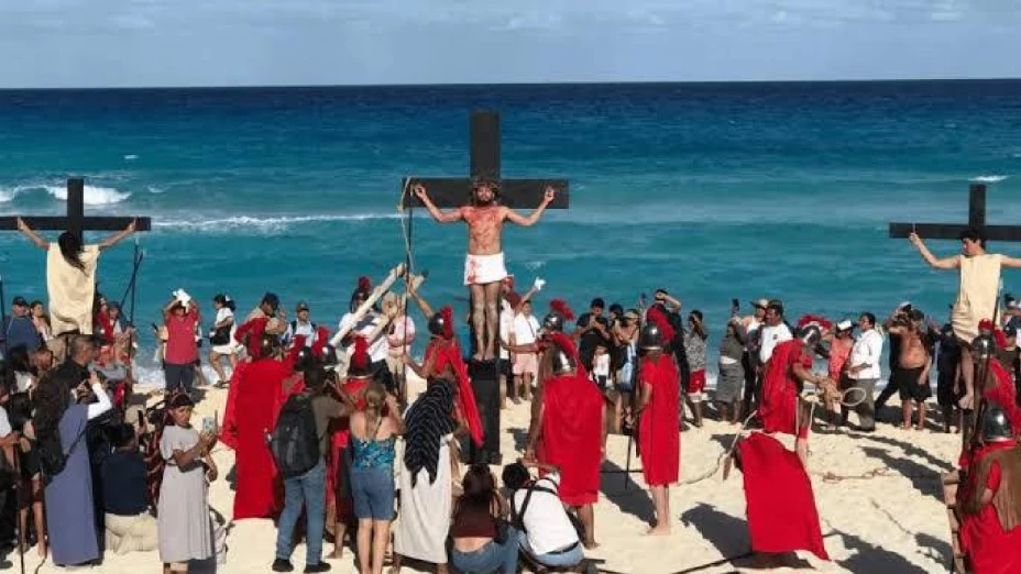 Semana Santa 2025 en Cancún: Horario del Viacrucis en Playa Delfines este Viernes Santo