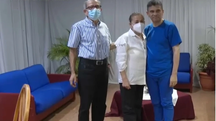El régimen nicaragüense de Daniel Ortega mostró en televisión oficialista al obispo, Rolando Álvarez despues de que activistas exigieran una prueba de vida