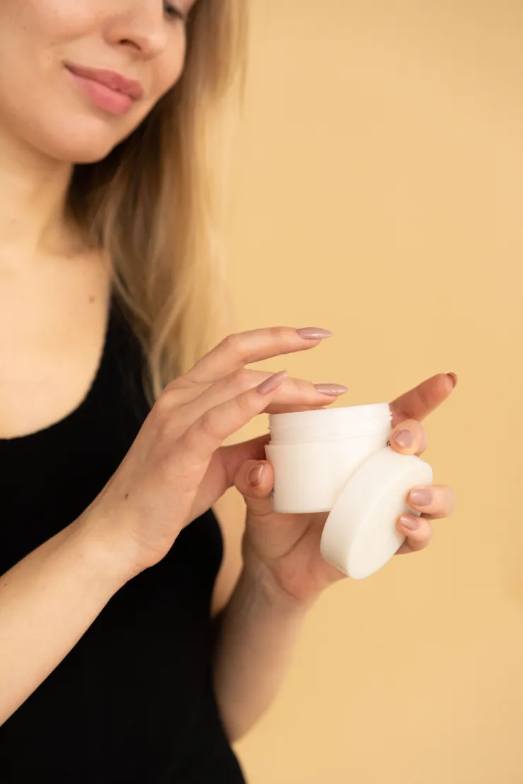¿Por qué todos mezclan la crema corporal con vaselina?