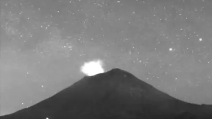 VIDEO | Extrañas luces alrededor del Popocatépetl: ¿visita de otro mundo o brujas?