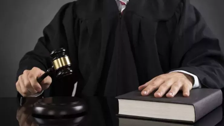 Las razones por las que proponen eliminar el uso de la toga en ministros